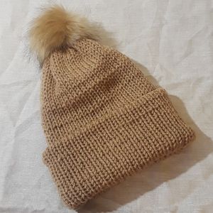 knit Pom pom beanie